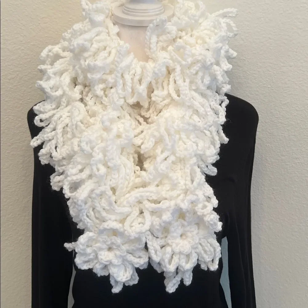 NWT Angelas Designs hand crocheted one of a kind loopy boa scarf